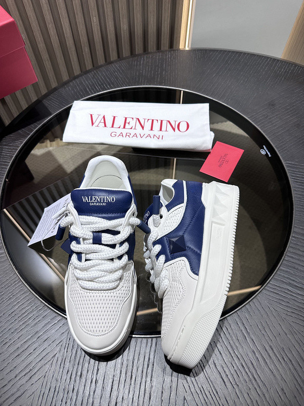 Va1e*ntin0 sneaker