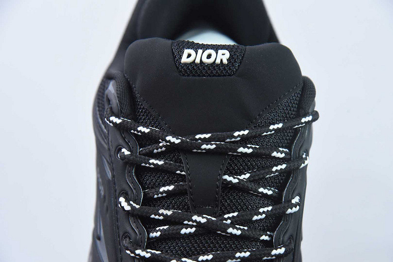 DIO* SNEAKER