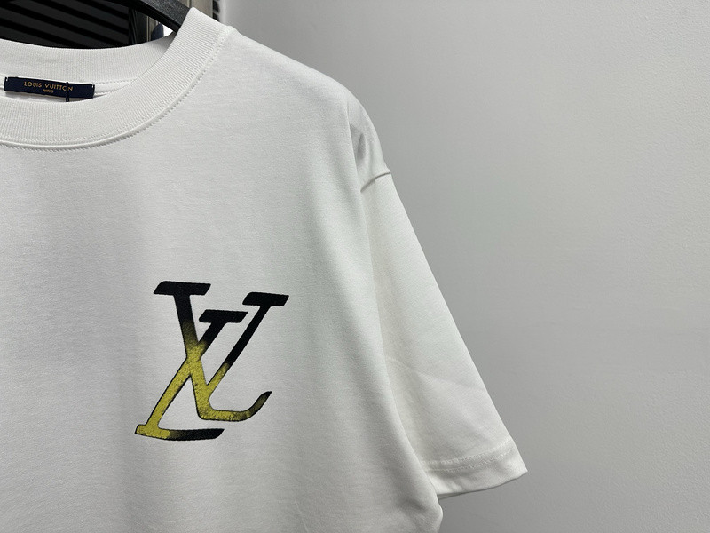 Ba1en*iaga clothes
