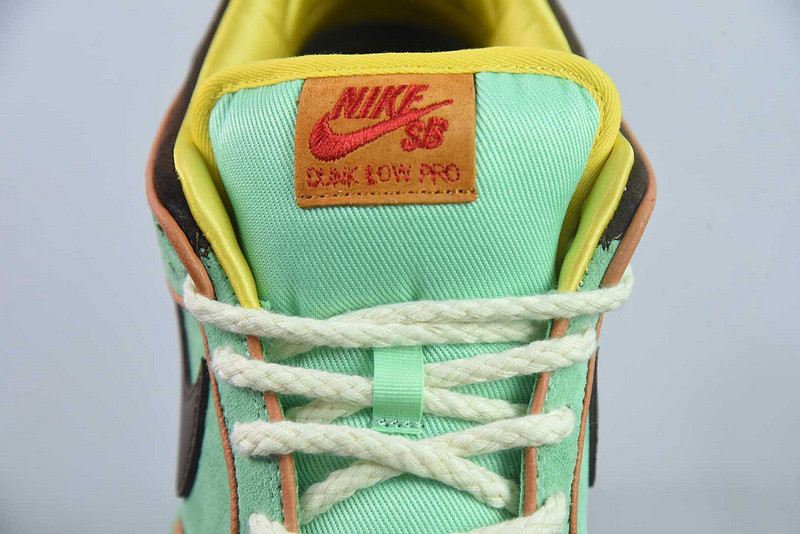 Nike SB Dunk Low