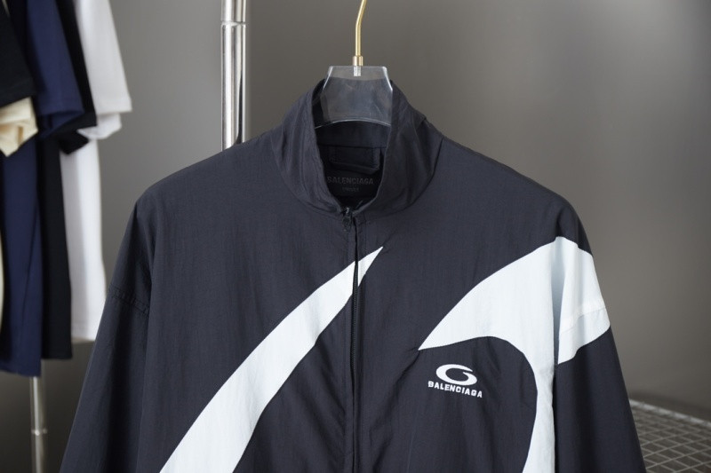 Ba1en*iaga Clothes