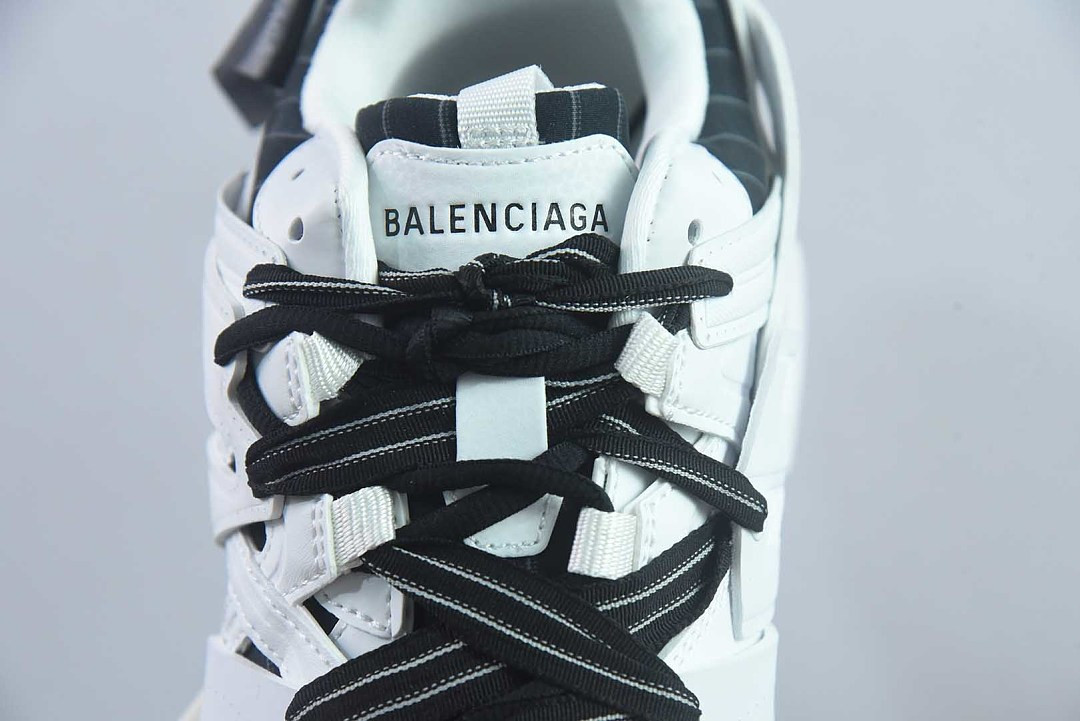 BC TRACK SNEAKER