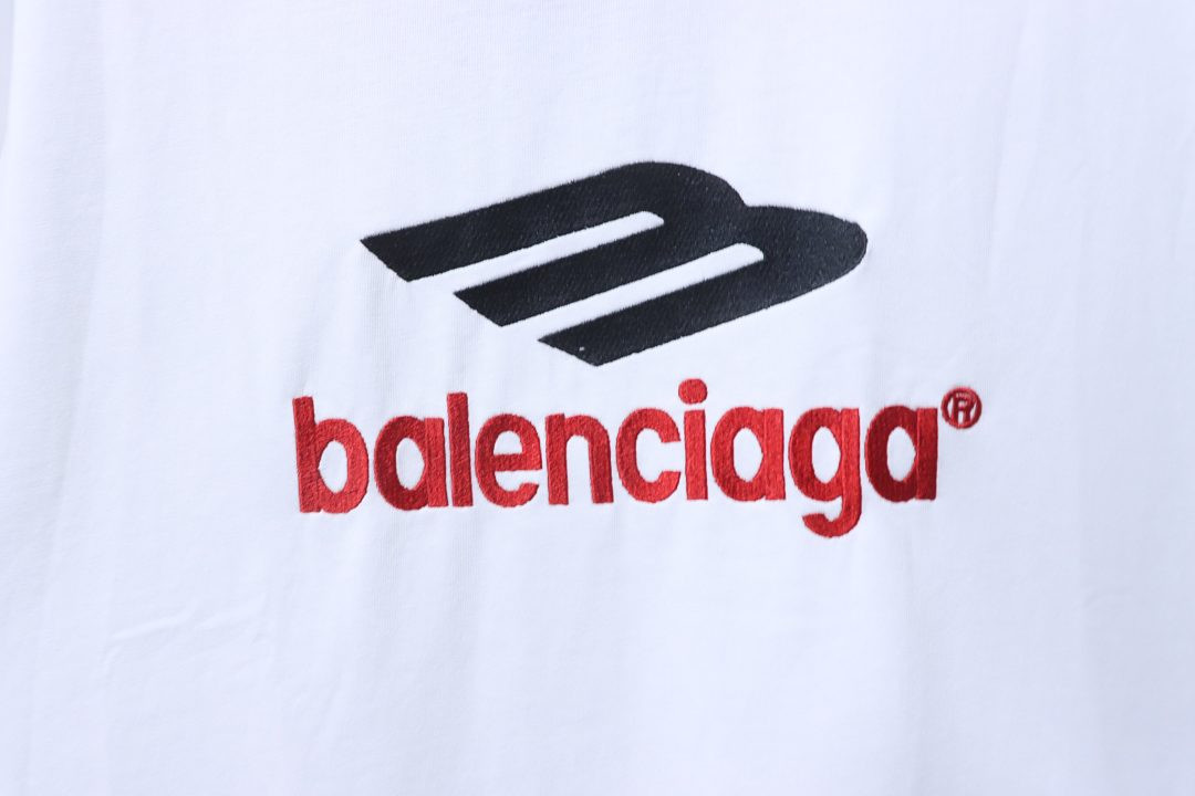 Ba1en*iaga Clothes