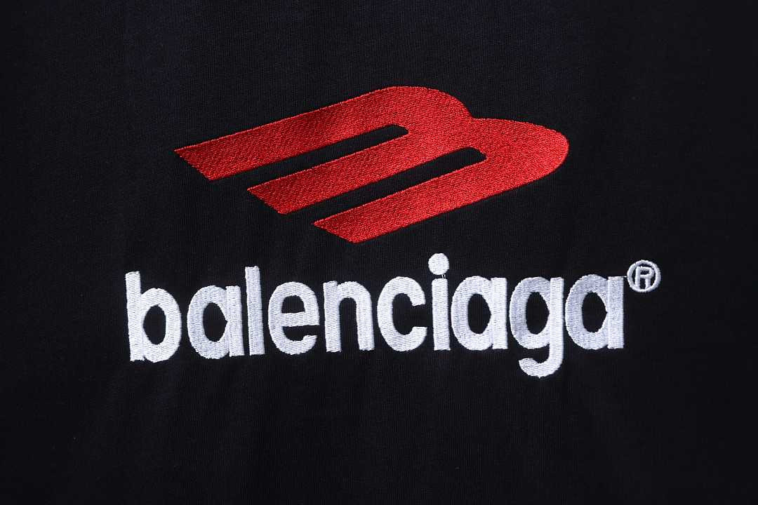 Ba1en*iaga Clothes