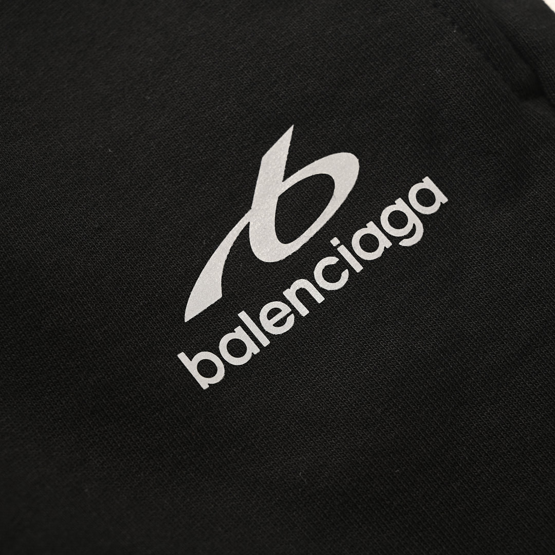 Ba1en*iaga Clothes