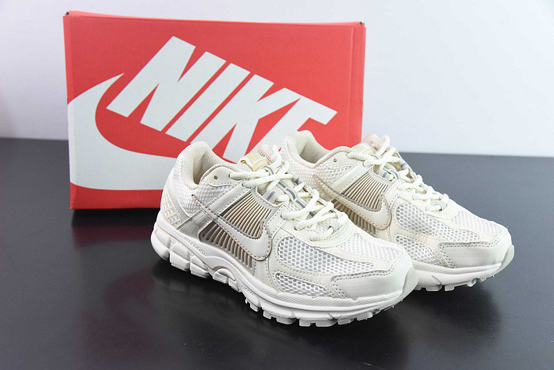 nike zoom vomero 5 "tan/sail" fq6868-111