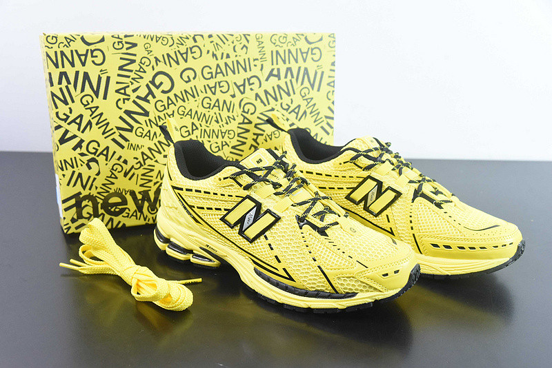 new balance sneaker