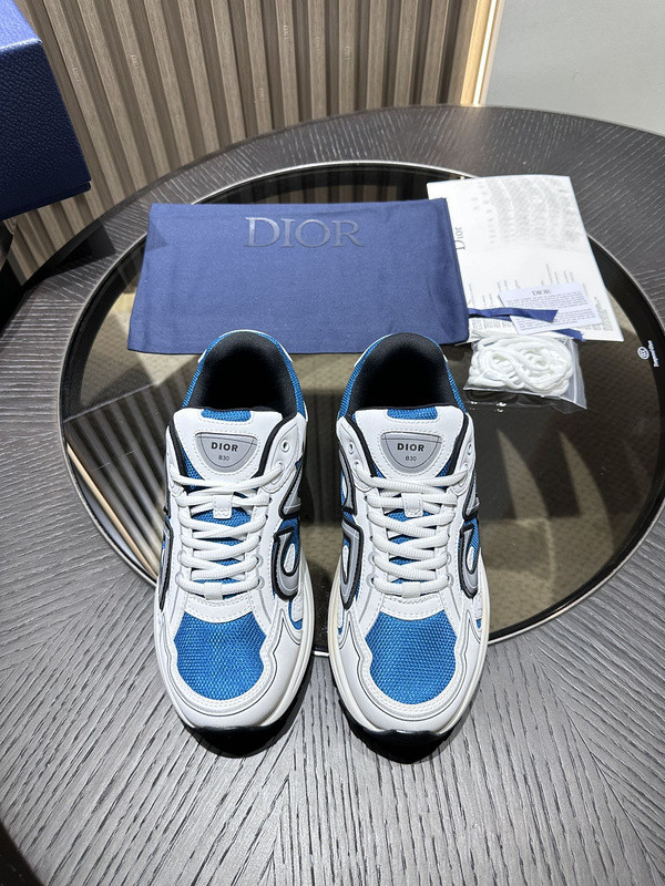 dio* sneaker