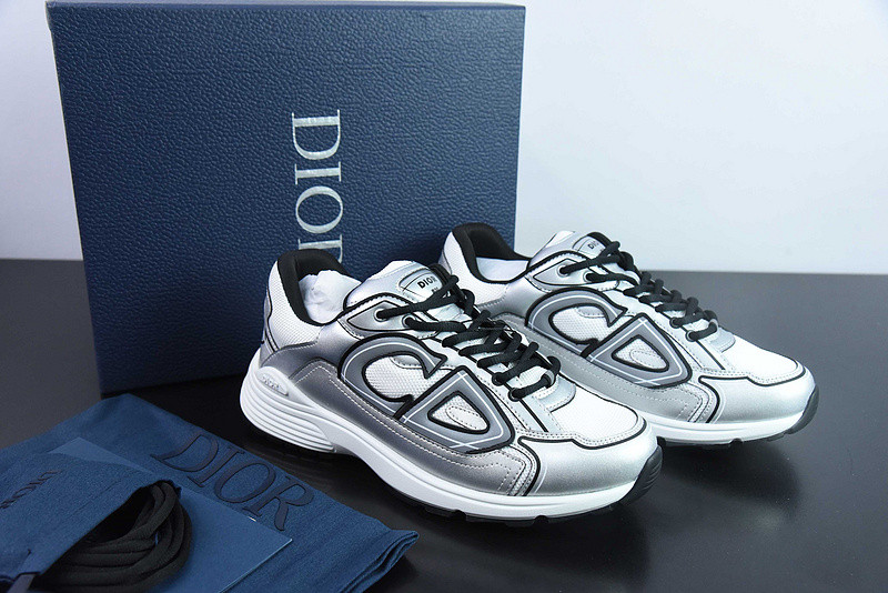 dio* sneaker