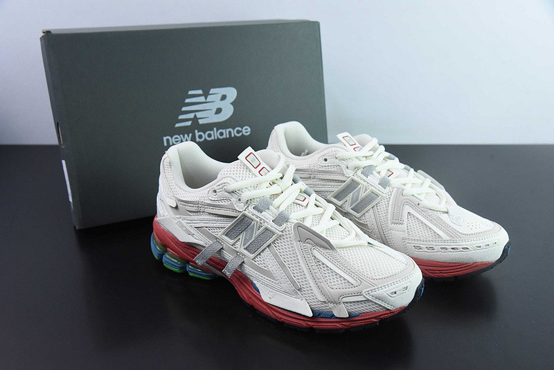 NEW BALANCE SNEAKER