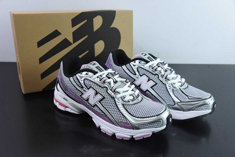 NEW BALANCE SNEAKER
