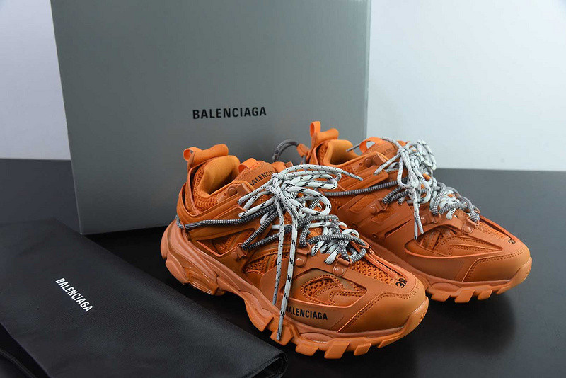 BC TRACK SNEAKER