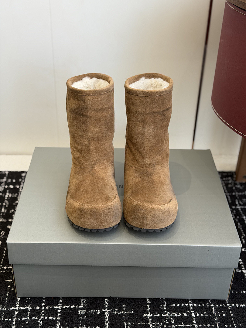 BC BOOTS