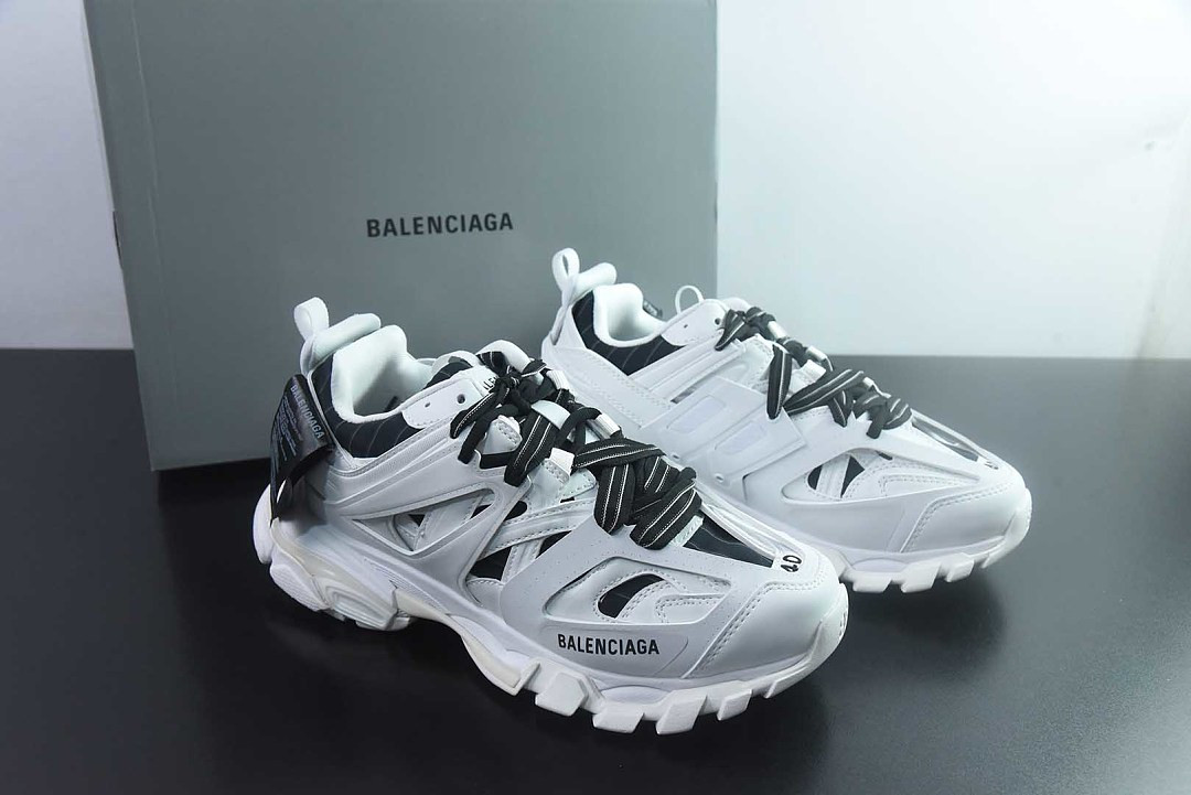 BC TRACK SNEAKER