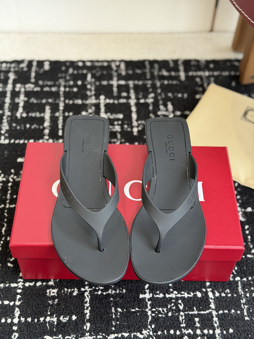 Gvc*1 SANDALS