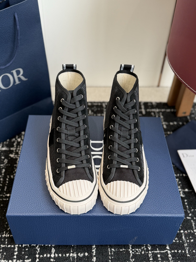 DIO* SNEAKER