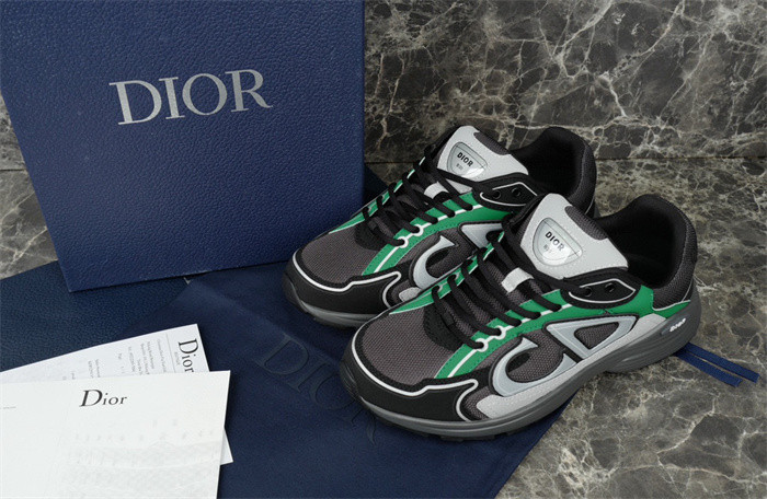 dio* sneaker