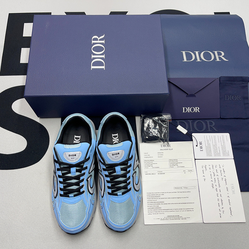 dio* sneaker
