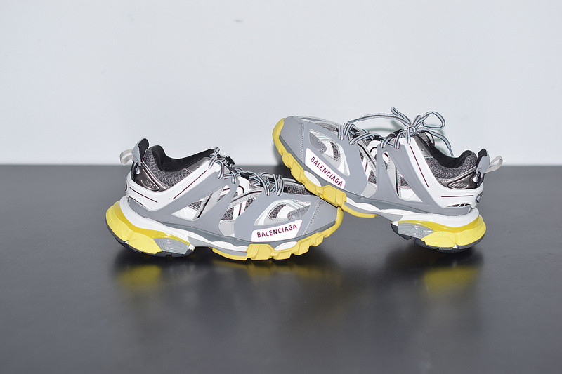 bc track sneaker