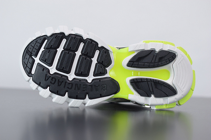 bc track sneaker
