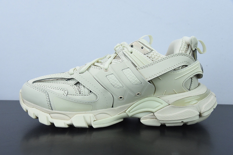 bc track sneaker