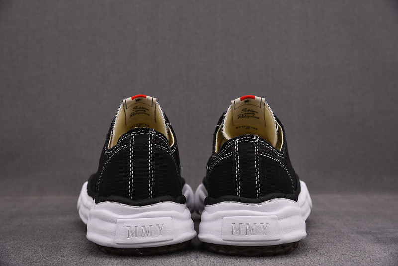 Ma*s*n mihara yasuhiro sneaker