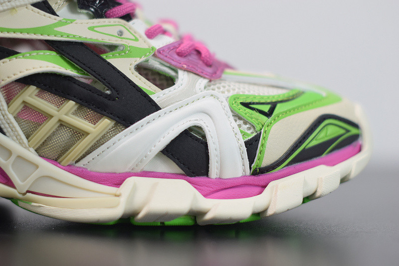 bc track sneaker