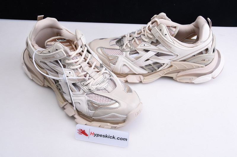 bc track sneaker
