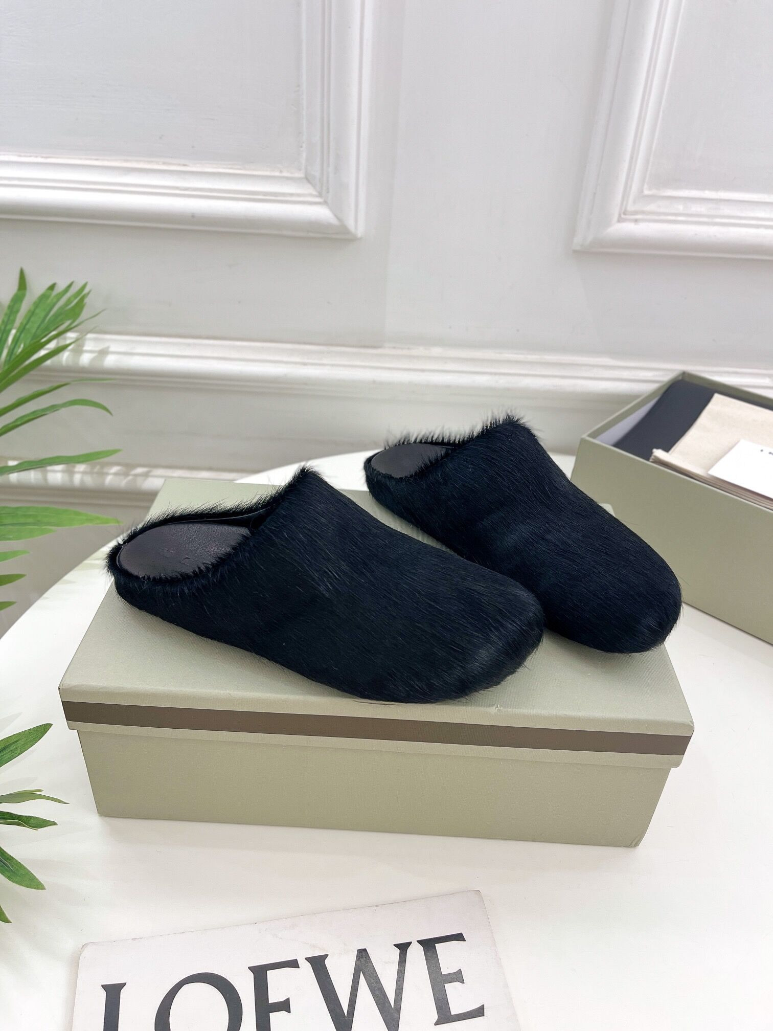 marni calf hair slippers-black