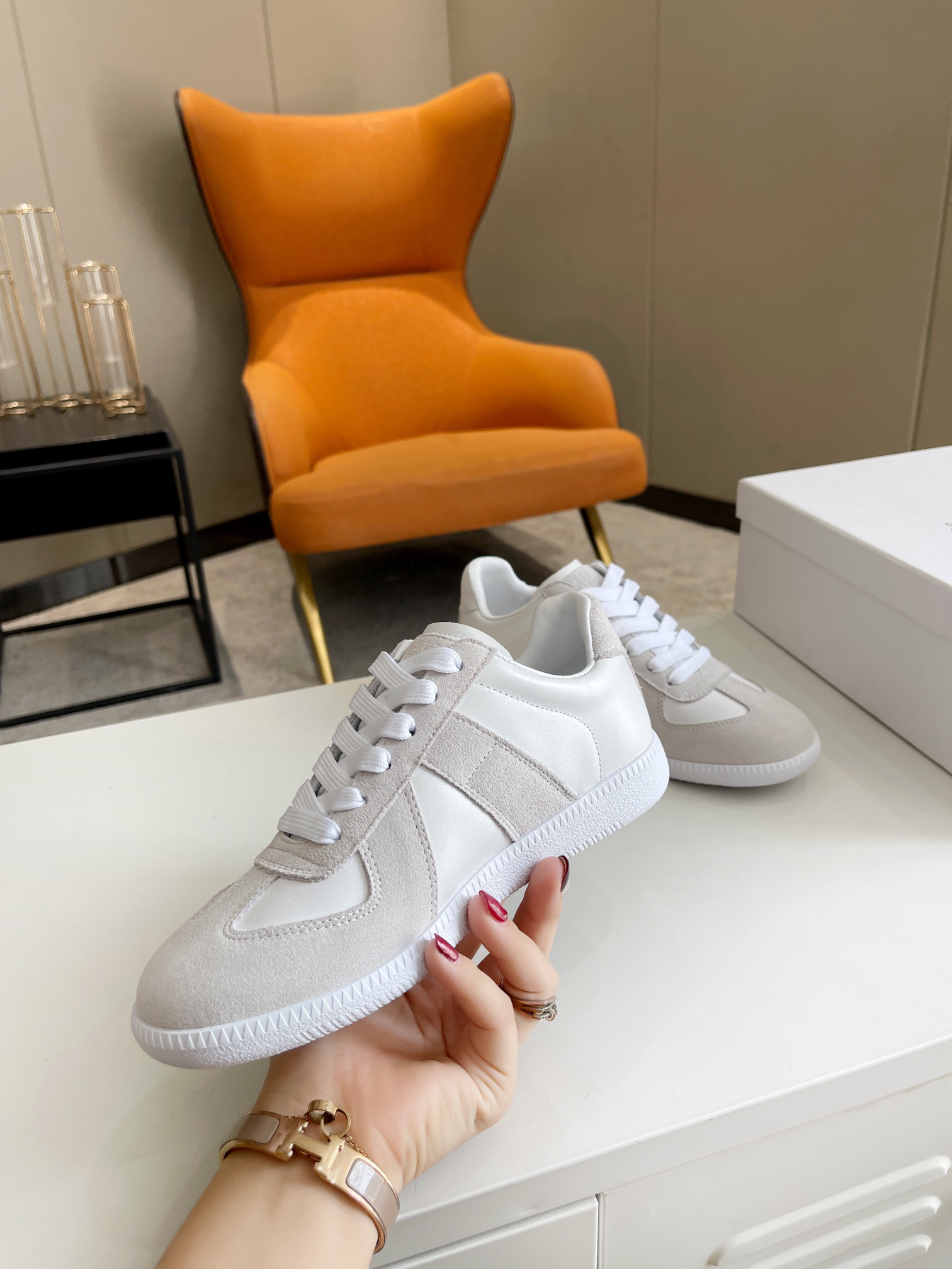 ma*s*n Ma*i*la sneaker