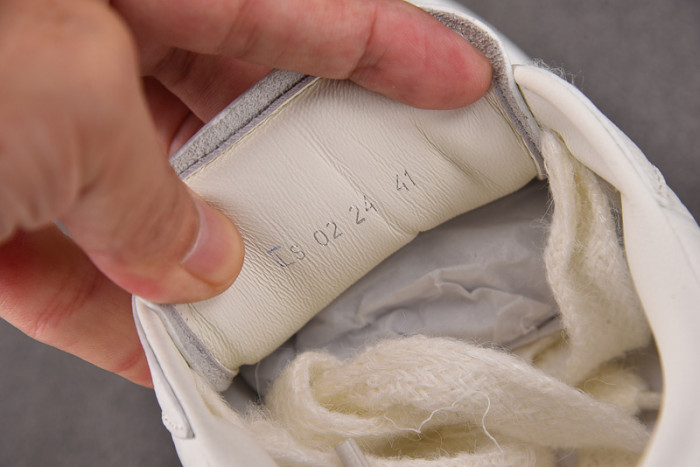 D10r b33 sneakers b330026