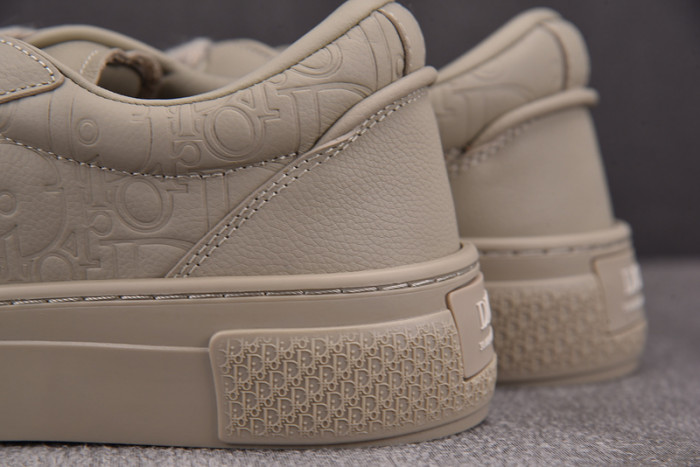 D10r b33 sneakers b330027