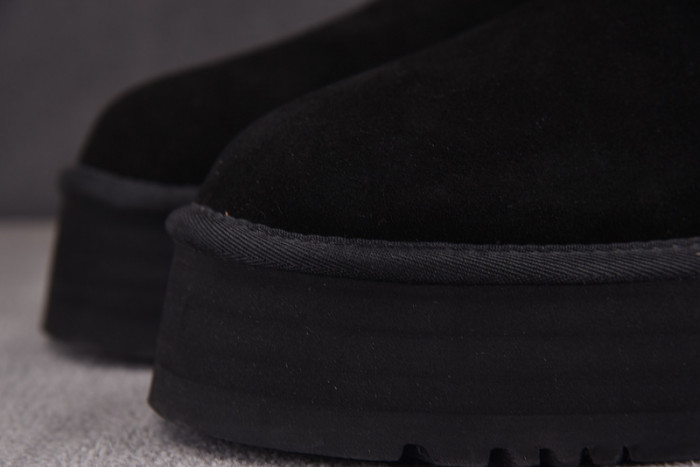 UGG Classic Dipper Boot