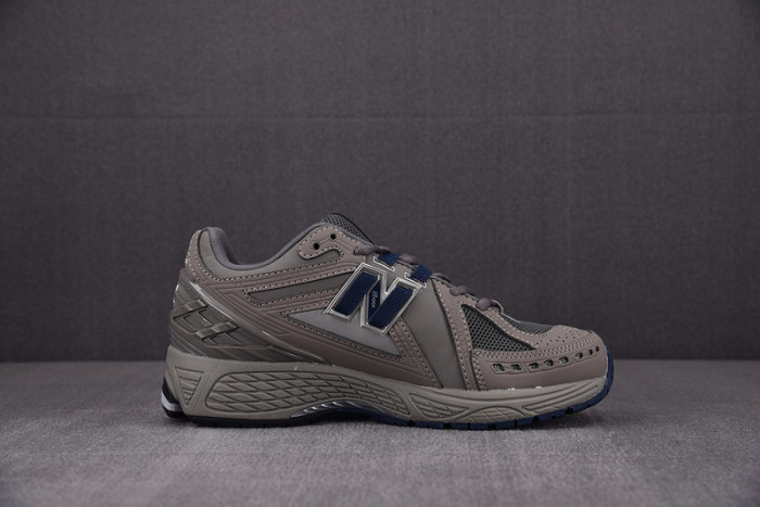 NEW BALANCE SNEAKER NB058