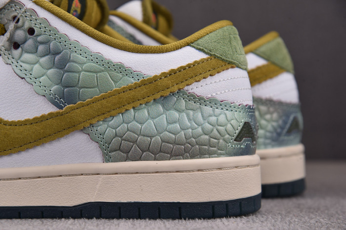 Alexis Sablone x Nike SB Dunk Low 