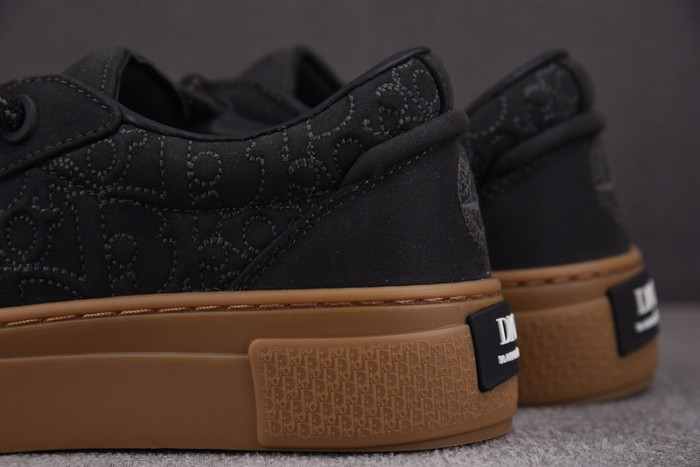 D10r b33 sneakers b330011