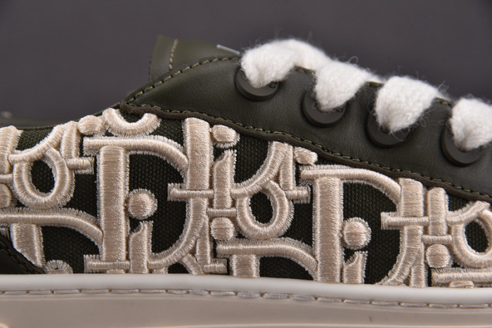 D10r b33 sneakers b330013