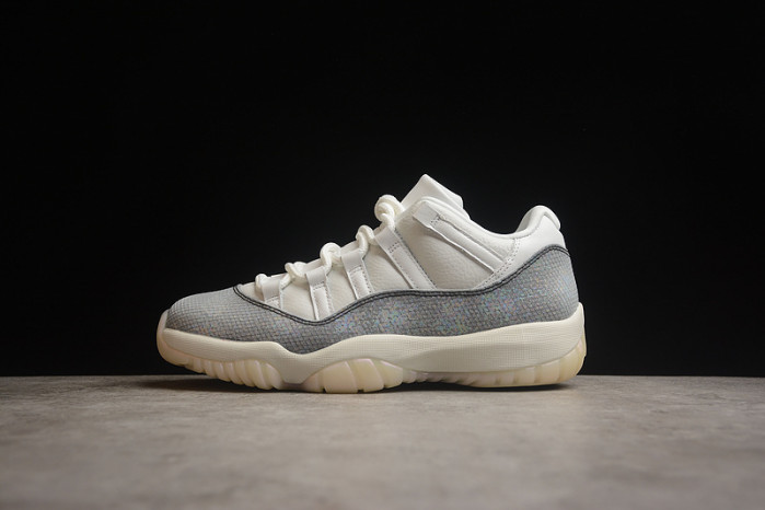 Air Jordan 11 Low 