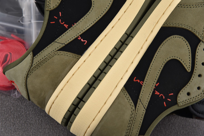 Travis Scott x Air Jordan 1 Low OG