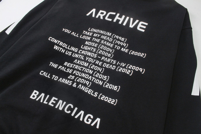 Balenciag**a CLOTHES BAC00012