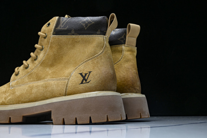 LV BOOTS L000061