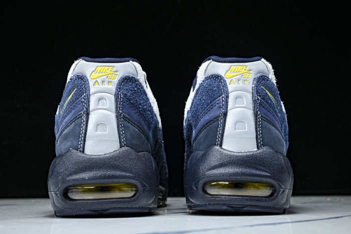 Nike SB Air Max 95 x Eric Koston HQ8492-400