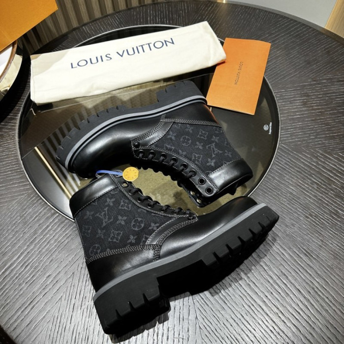 LV BOOTS L000055