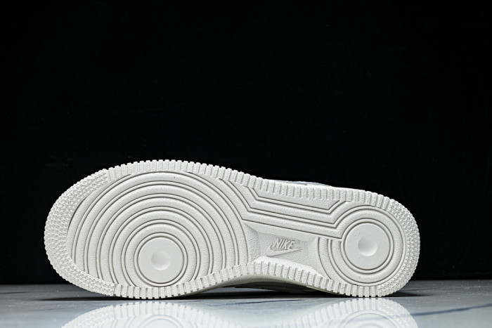 Nike Air Force 1 Low 