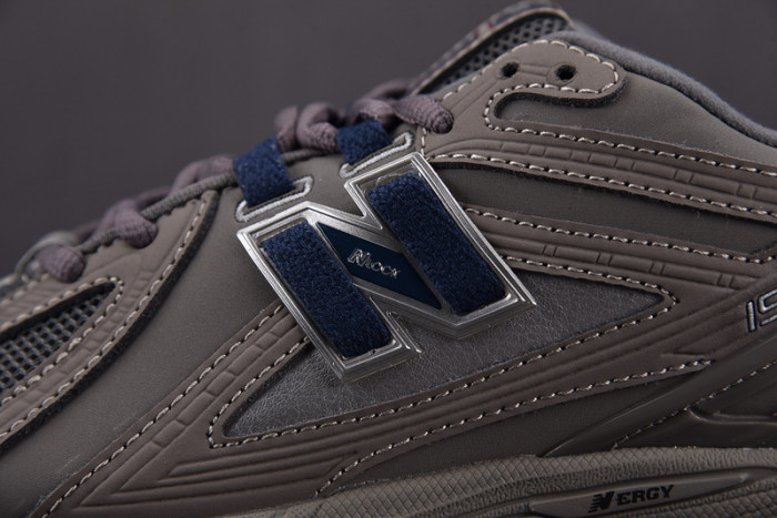 NEW BALANCE SNEAKER NB058