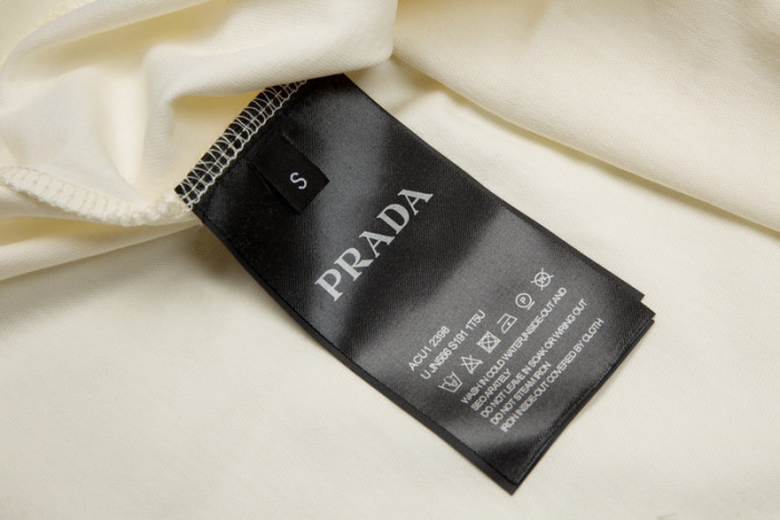 Prad* CLOTHES PRA06