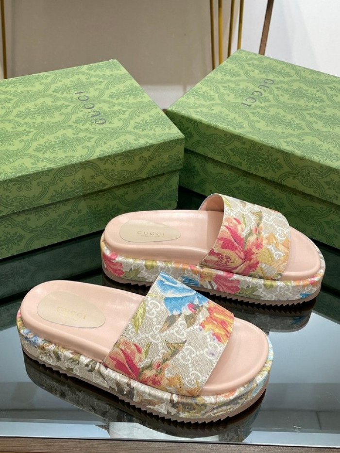 Gucc* Sandal 158