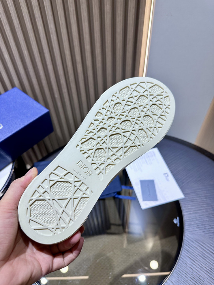 D10r b33 sneakers b330004