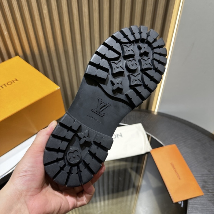 LV BOOTS L000058