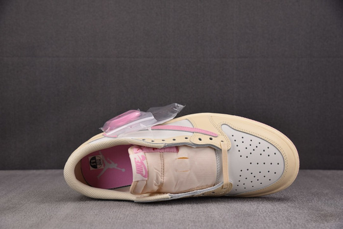 Travis Scott x Air Jordan 1 Low OG 